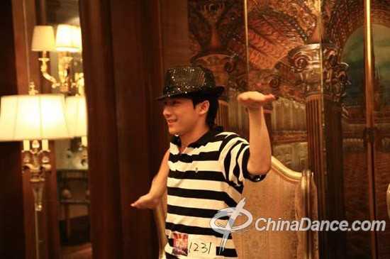 来自民间的草根的舞王——卓君 - 艺术社区 - 1509442i6oimdzlrsn66sn.jpg